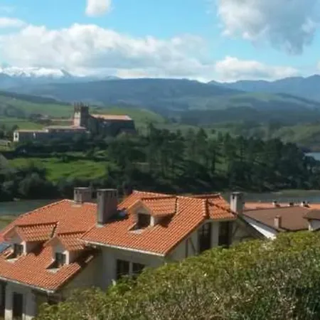 Urbanizacion Privada. Piscinas. Tenis San Vicente De La Barquera