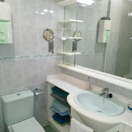 Urbanizacion Privada. Piscinas. Tenis
